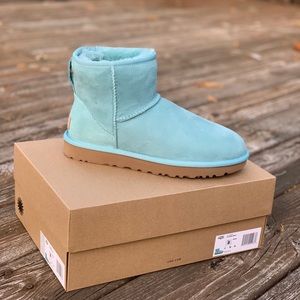 Bran New UGGS Classic Mini 2